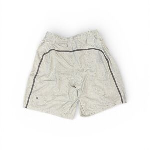 Lululemon Athletica Light Gray Athletic Shorts men’s size L pace maker